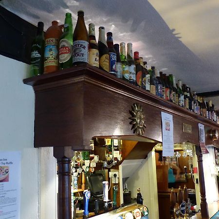 The Sun Inn Englefield Green Exteriör bild